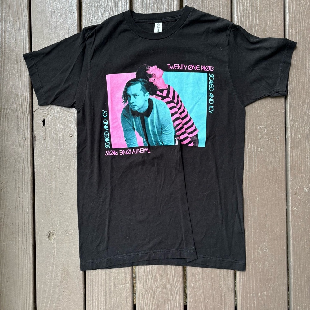 Twenty One Pilots Scaled & Icy Concert Band Shirt Graphic Size Small